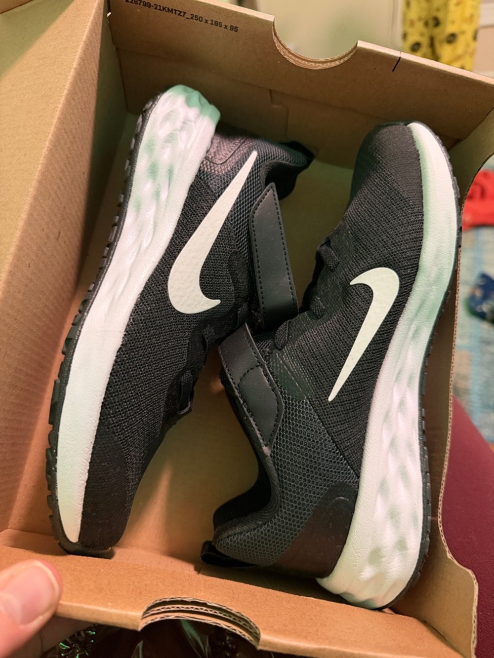 Nike Revolution 6 Flyease